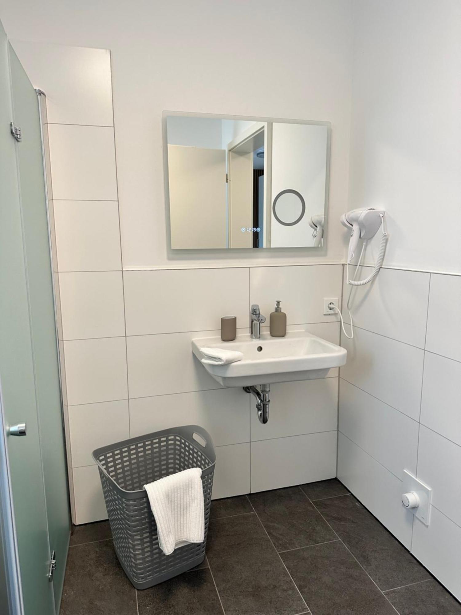 Lagom - Apartments An Der Barclays Arena Hambourg Extérieur photo